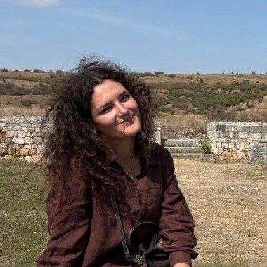 Portret Irina-Cristina Stoenică, vicepreședinte HISTORIPOL